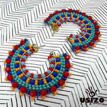 Load image into Gallery viewer, Zola C-Hoop Earrings Medium