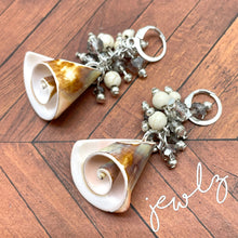 Load image into Gallery viewer, Spiral Shell Earrings