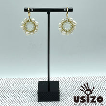 Load image into Gallery viewer, Baby O Pearl Circle Earrings